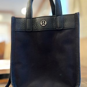Lululemon crossbody purse